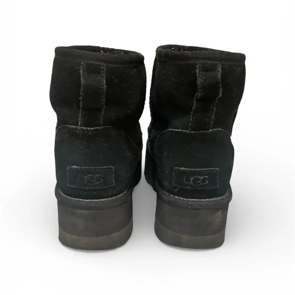 UGG Women’s Classic Mini Platform Boots - Black - Picture 3 of 5